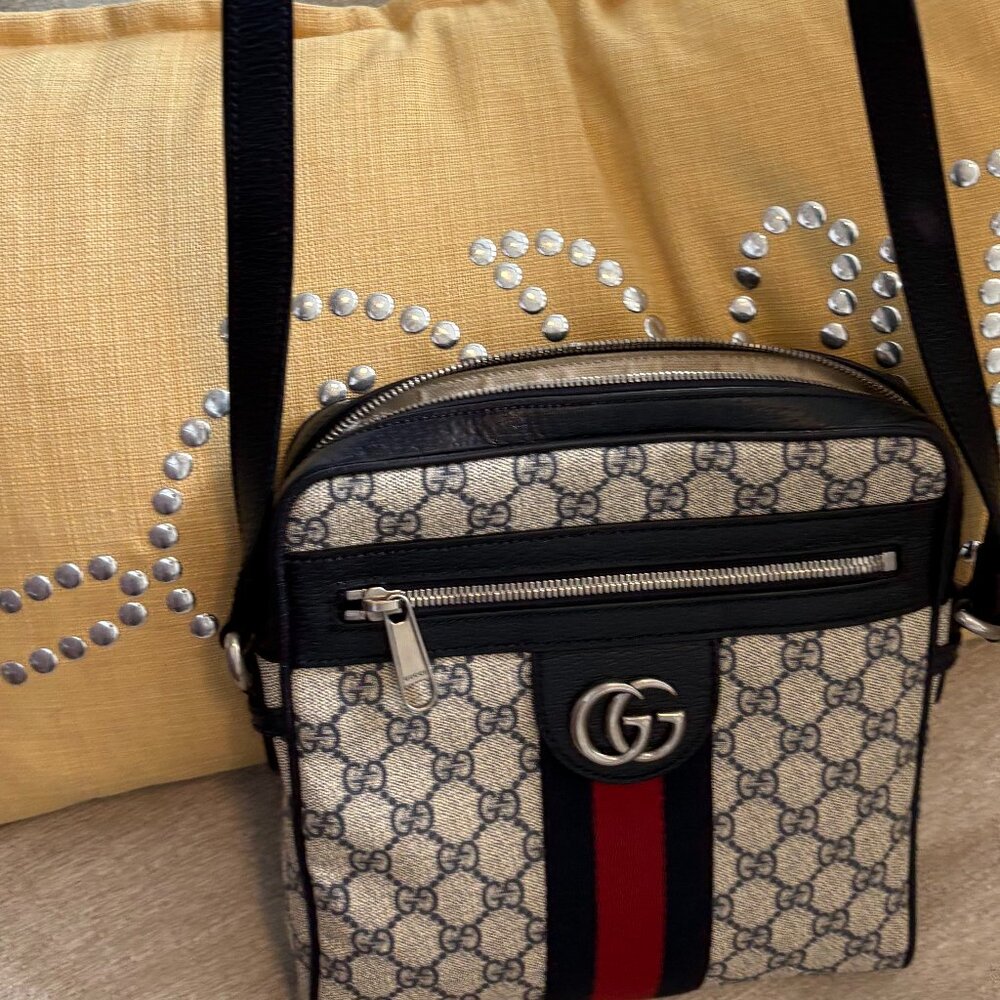 Gucci GG Ophidia Supreme Messenger Bag